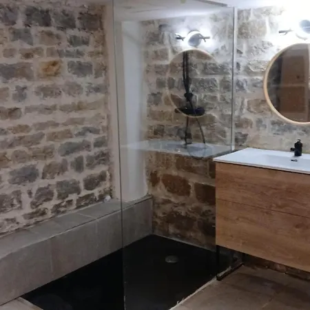 Διαμέρισμα Luxury Lilas *